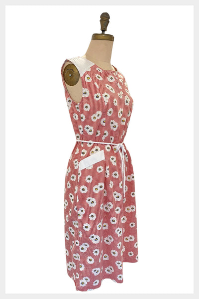 1970s red & white cotton summer shift dress w daisy novelty print design | size medium