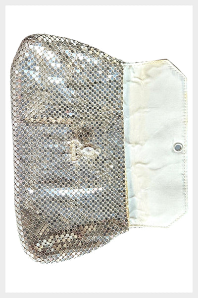 1950s Whiting and Davis silver tone mesh envelope style handbag | vintage 50s mesh evening bag with rhinestone clasp