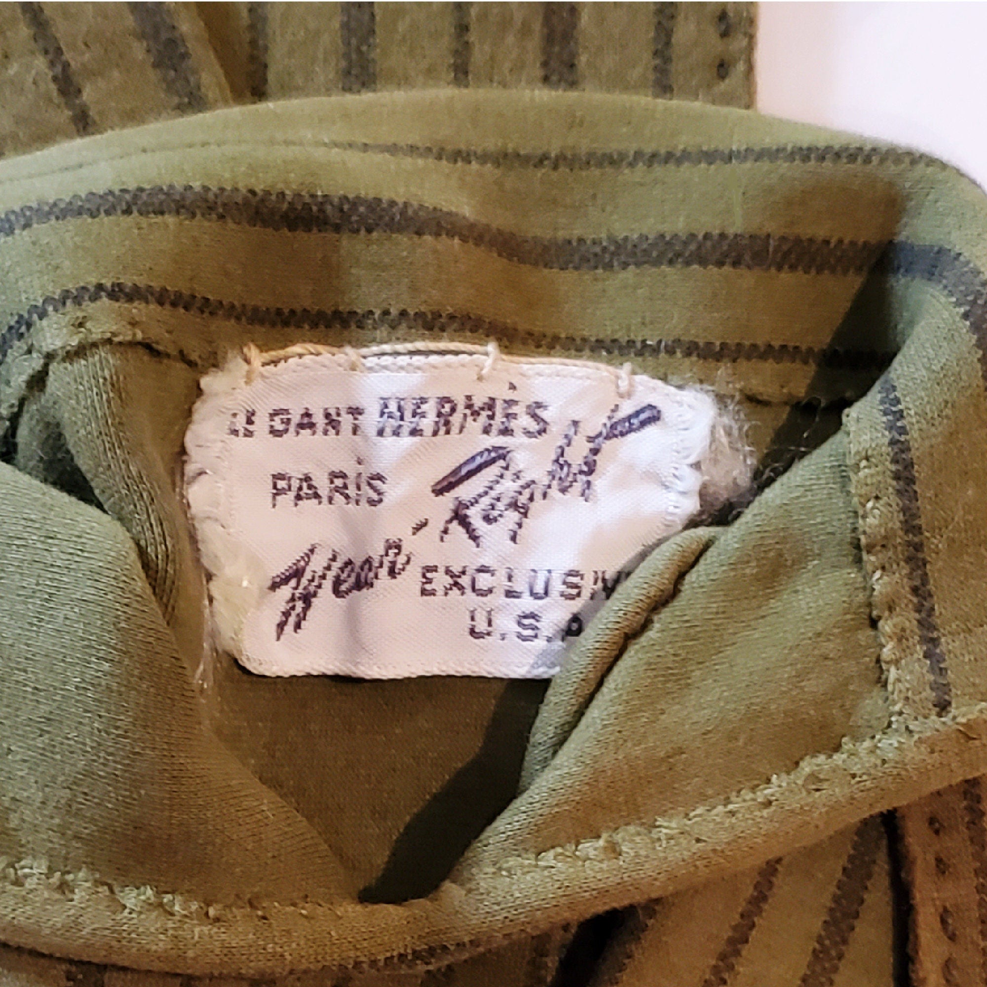 Vintage 1950s Hermes Paris Le Gant Wear-Right Vintage olive green with charcoal stripe | Wrist GLOVES