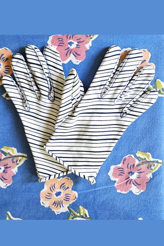 1950s summer white with navy striped women’s wrist gloves | Hansen Cotton Size 7