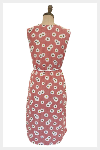 1970s red & white cotton summer shift dress w daisy novelty print design | size medium
