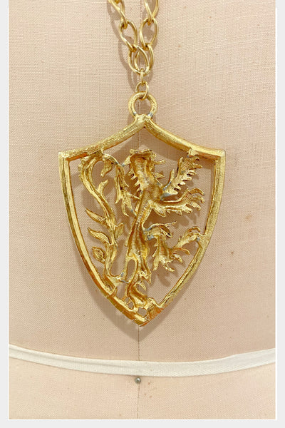 1970s gold-tone Royal Arms of Scotland souvenir pendant on a link chain necklace
