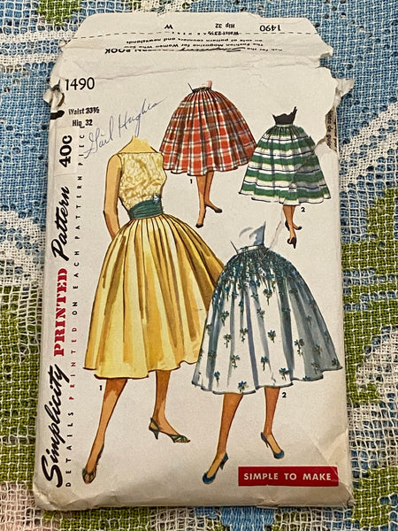 1950s Simplicity Skirt Sewing Pattern 1490: Junior Misses Full Skirt, Waist 23.5"