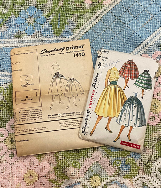 1950s Simplicity Skirt Sewing Pattern 1490: Junior Misses Full Skirt, Waist 23.5"