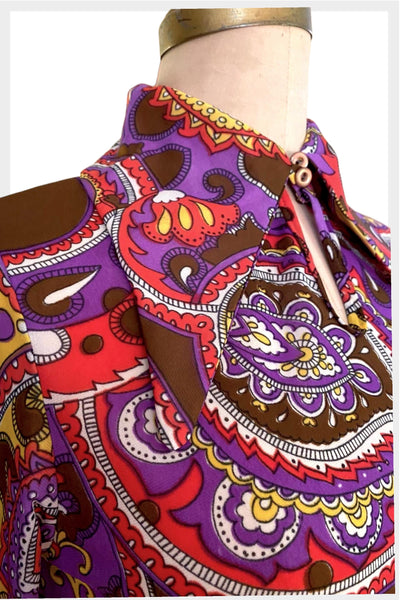 1970s MOD psychedelic mini dress with pointed collar | small