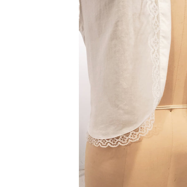 1970s white cotton w lace trim & embroidered lapels vest | medium